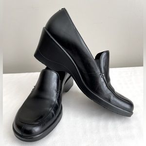 Like New Clarks Wedge Slip On Loafers